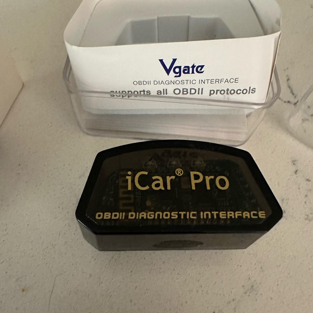 vGate iCar Pro Bluetooth 4.0 OBD2 Fault Code Reader for iOS / Android